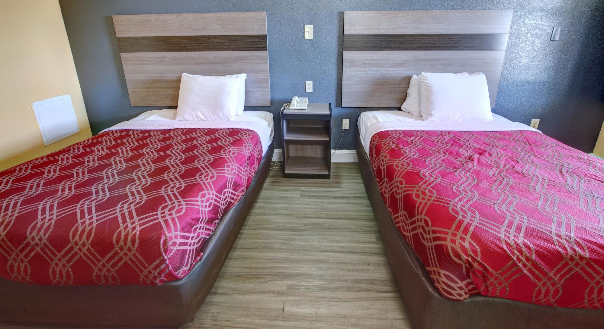 Econo Lodge At Military Circle Norfolk Bagian luar foto