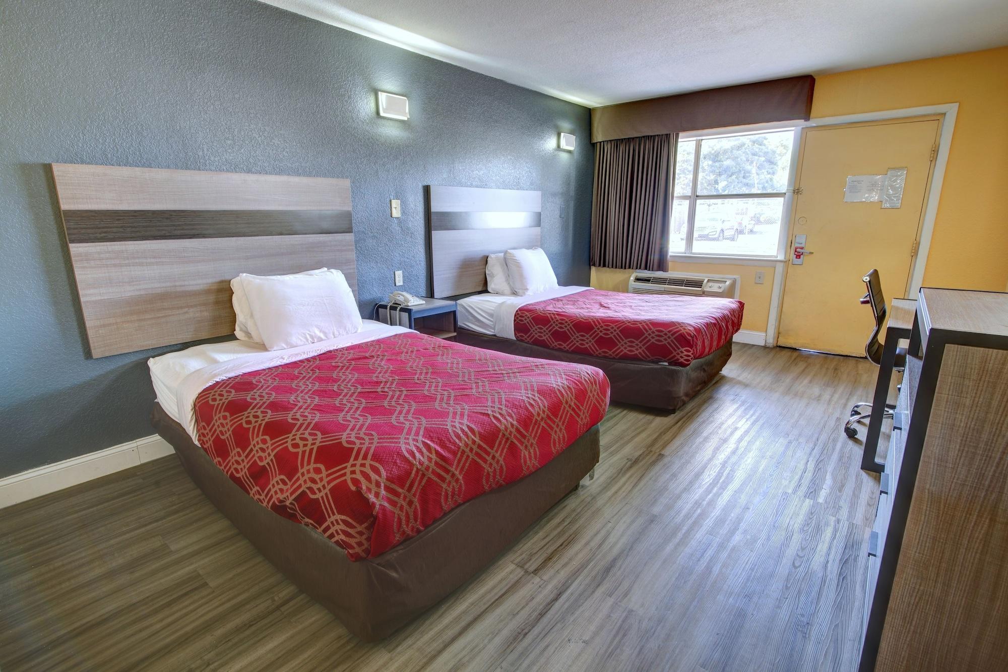 Econo Lodge At Military Circle Norfolk Bagian luar foto